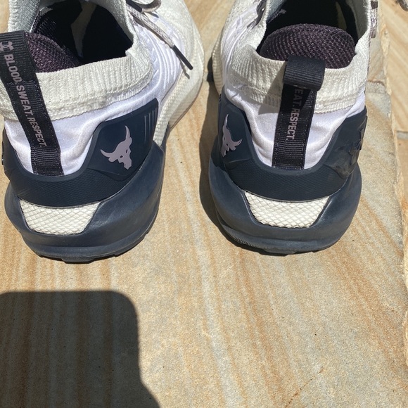 Gently used under Armour “ the Rock” sneakers - Picture 5 of 7
